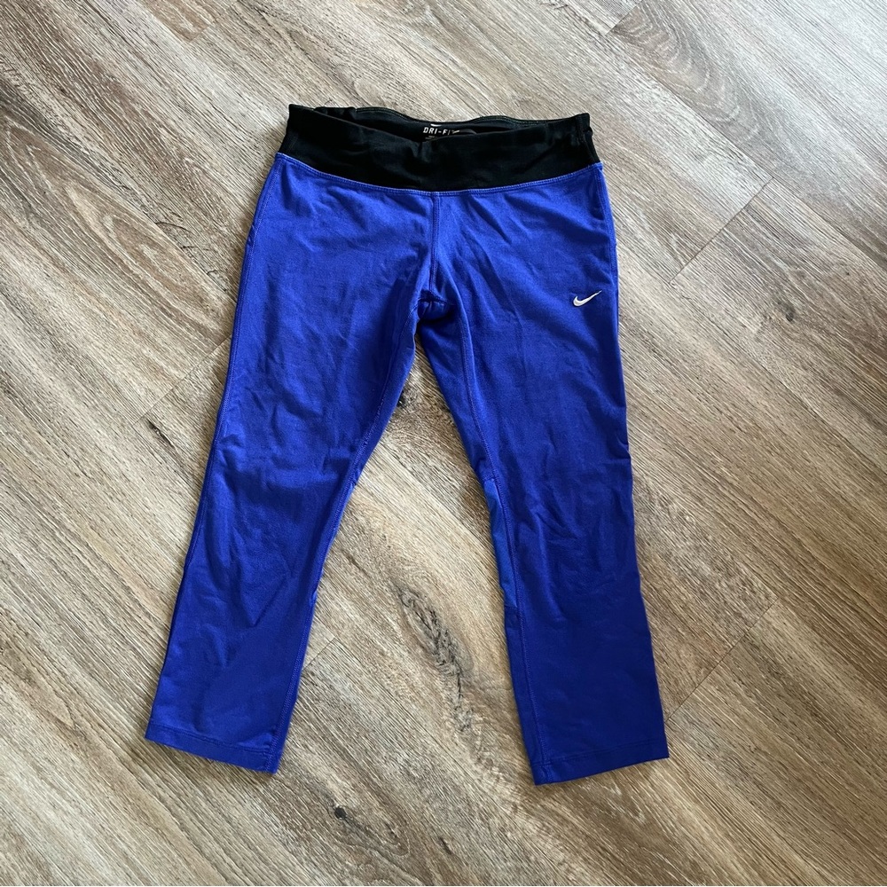 Nike workout capris